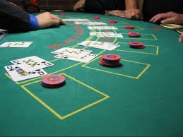 Tangkapan layar aplikasi mobile ska888 menunjukkan antarmuka permainan live-dealer